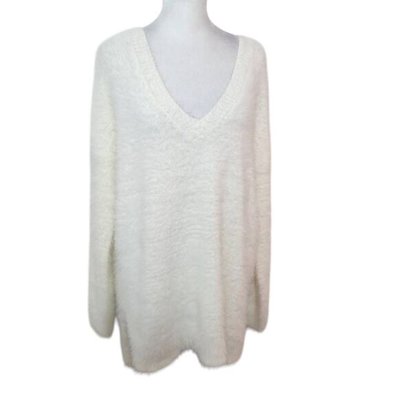 Jessica Simpson Cream Oversized Sweater with Open Back Size Large - Picture 1 of 9